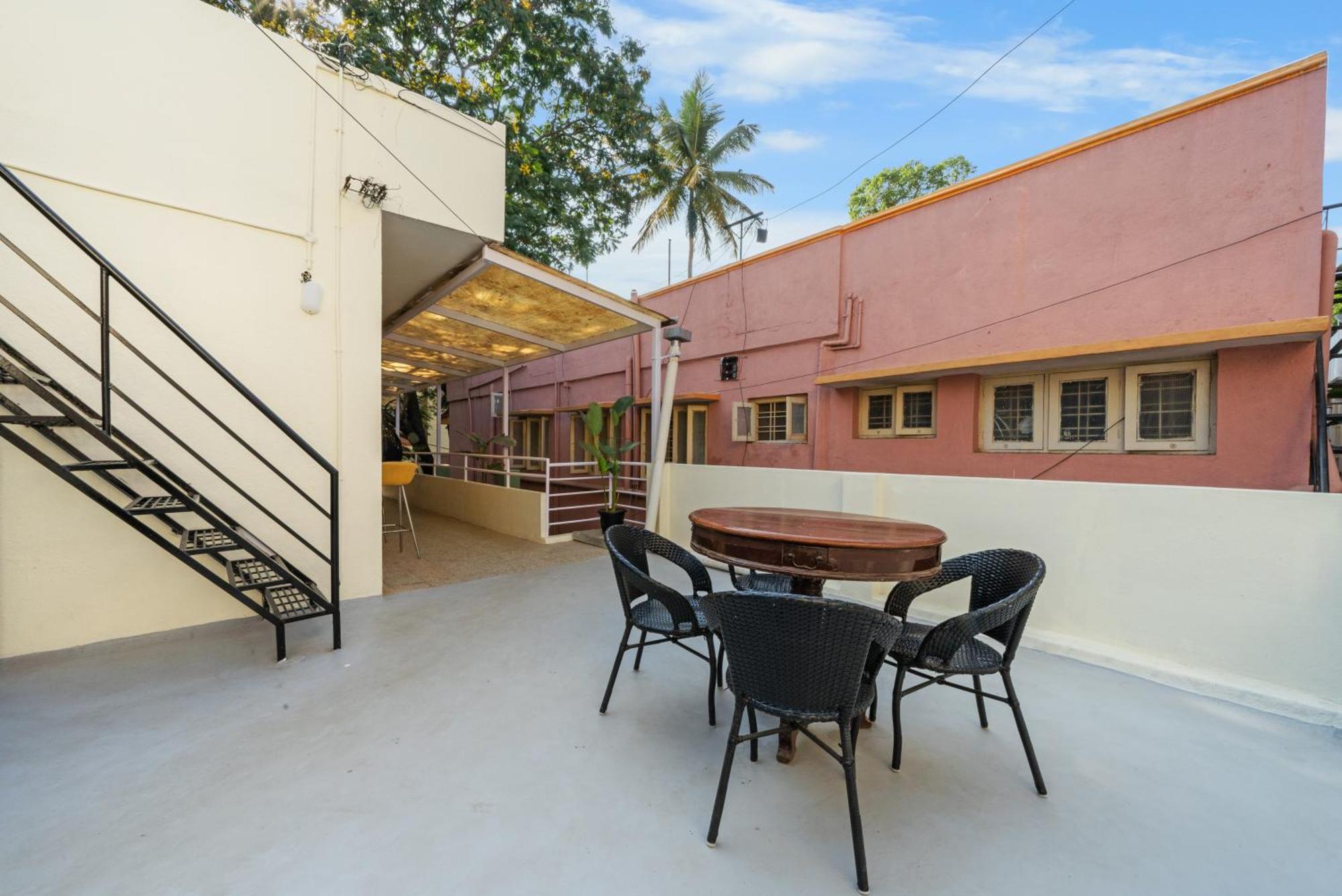 House Of 2 Tress Penthouse Villa Bangalore Bagian luar foto